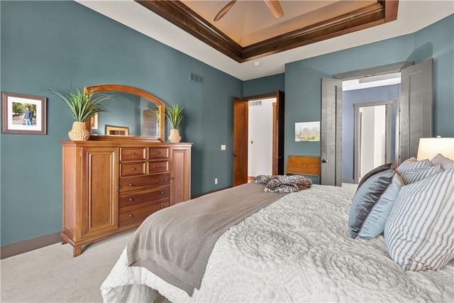 2808 NW Nutall Court, Lee's Summit, MO 64081