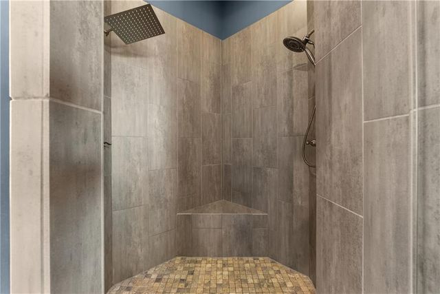 2808 NW Nutall Court, Lee's Summit, MO 64081