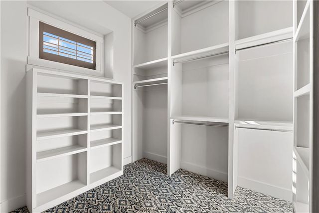 2808 NW Nutall Court, Lee's Summit, MO 64081