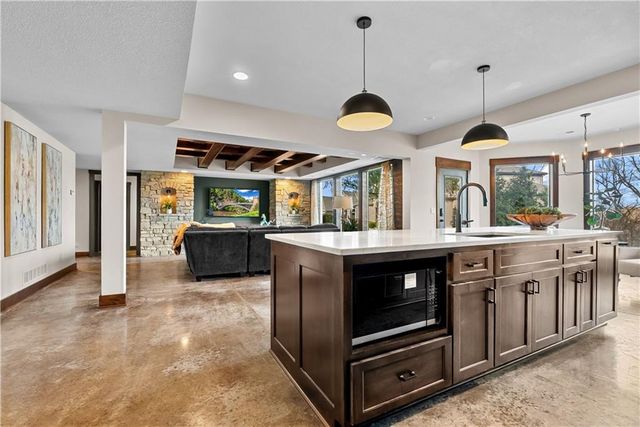 2808 NW Nutall Court, Lee's Summit, MO 64081