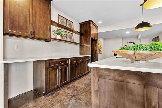 2808 NW Nutall Court, Lee's Summit, MO 64081