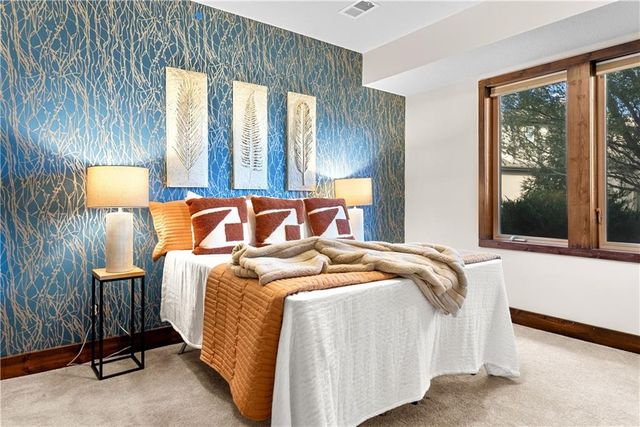 2808 NW Nutall Court, Lee's Summit, MO 64081