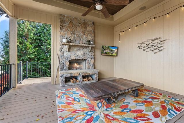 2808 NW Nutall Court, Lee's Summit, MO 64081