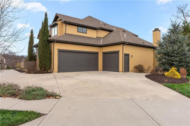 2808 NW Nutall Court, Lee's Summit, MO 64081