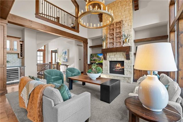 2808 NW Nutall Court, Lee's Summit, MO 64081