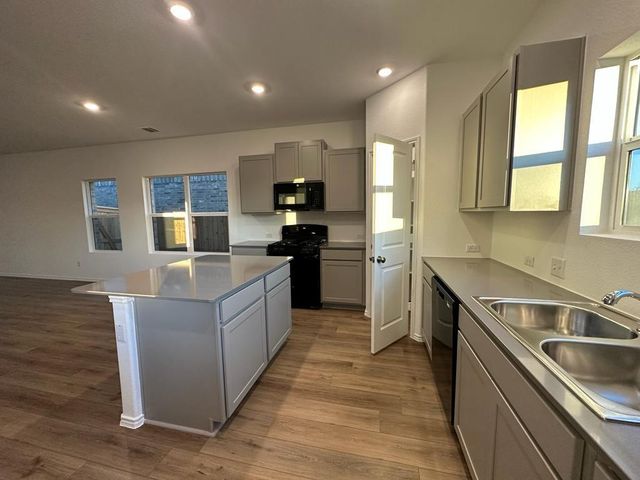 336 Canley LOOP, Hutto, TX 78634