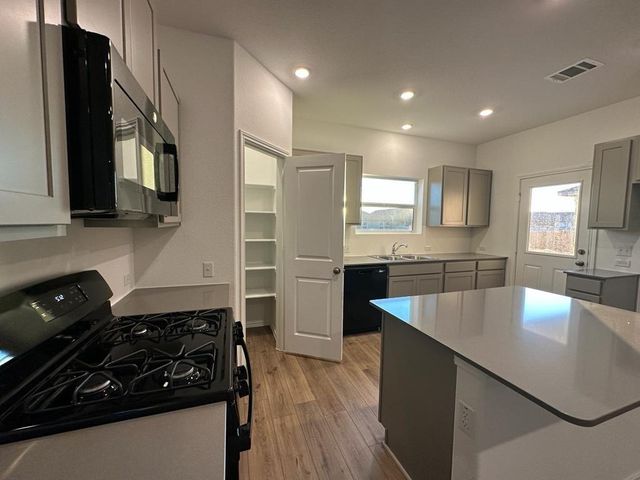 336 Canley LOOP, Hutto, TX 78634