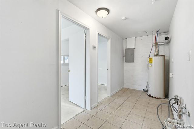 23615 Columbus Avenue, Warren, MI 48089