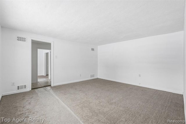 23615 Columbus Avenue, Warren, MI 48089