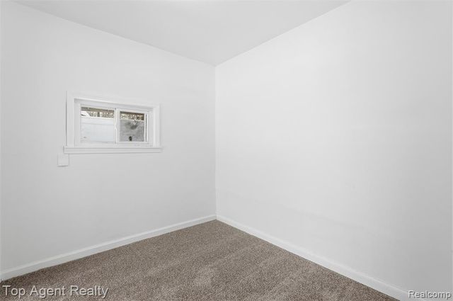 23615 Columbus Avenue, Warren, MI 48089