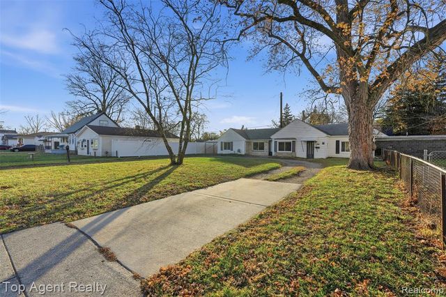 23615 Columbus Avenue, Warren, MI 48089