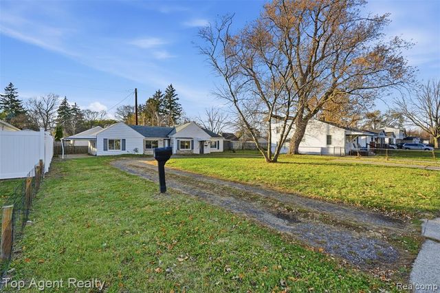 23615 Columbus Avenue, Warren, MI 48089