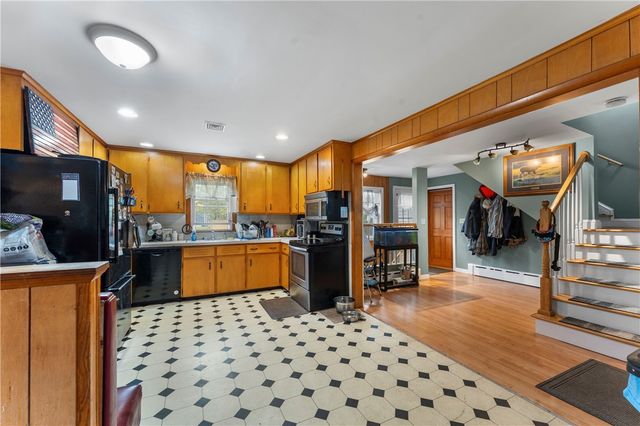 2 Burnside Avenue, Seekonk, MA 02771