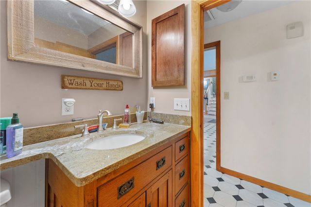 2 Burnside Avenue, Seekonk, MA 02771