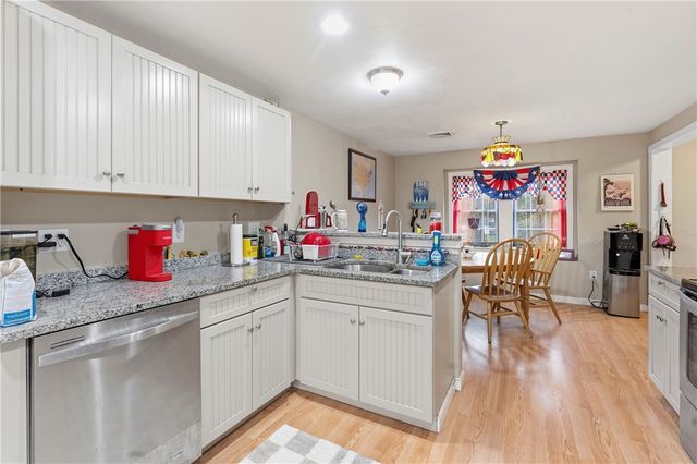 2 Burnside Avenue, Seekonk, MA 02771