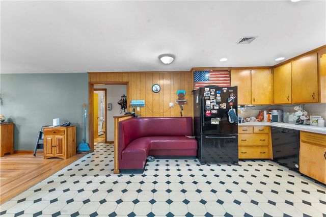 2 Burnside Avenue, Seekonk, MA 02771