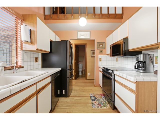 47 S Eagle Cir, Aurora, CO 80012