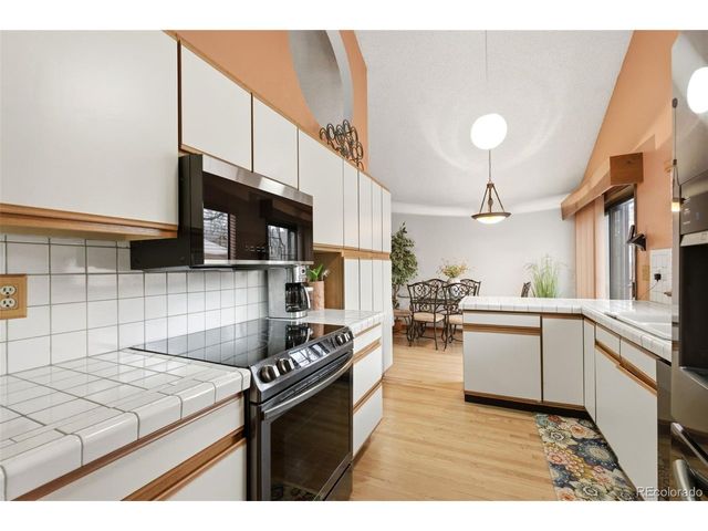 47 S Eagle Cir, Aurora, CO 80012