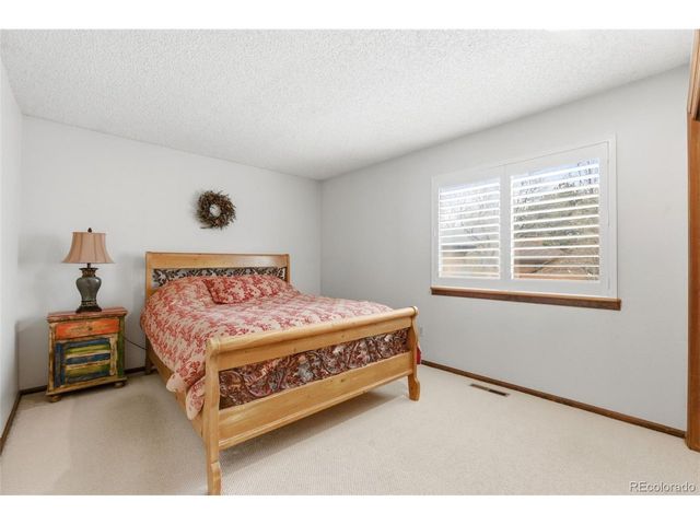 47 S Eagle Cir, Aurora, CO 80012