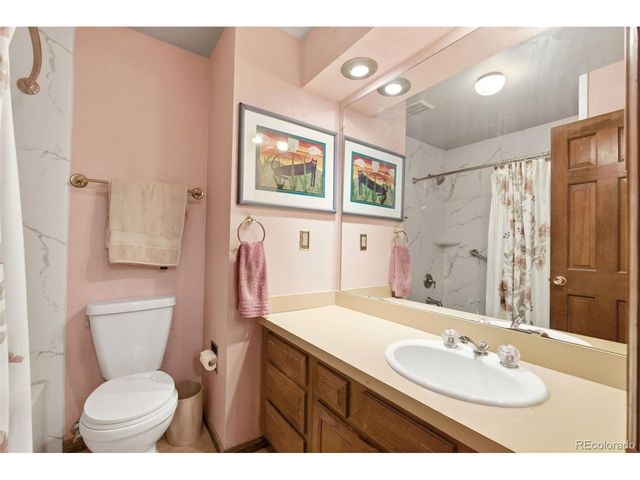 47 S Eagle Cir, Aurora, CO 80012