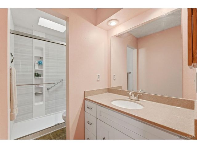 47 S Eagle Cir, Aurora, CO 80012