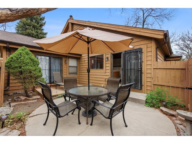 47 S Eagle Cir, Aurora, CO 80012