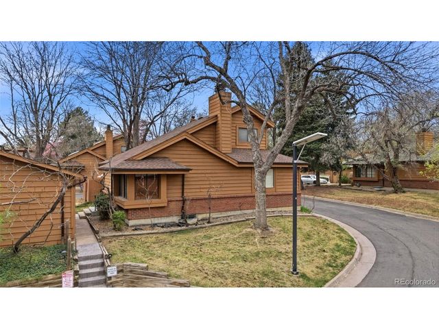 47 S Eagle Cir, Aurora, CO 80012