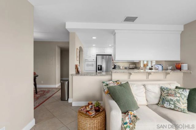 7635 Eads Ave 306, La Jolla, CA 92037