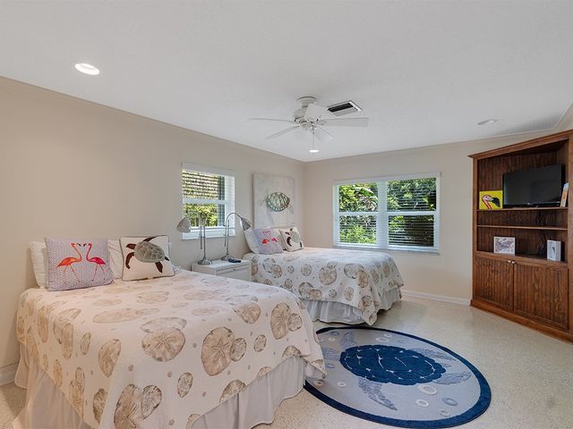 816 Acacia Road, Vero Beach, FL 32963