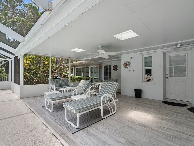 816 Acacia Road, Vero Beach, FL 32963