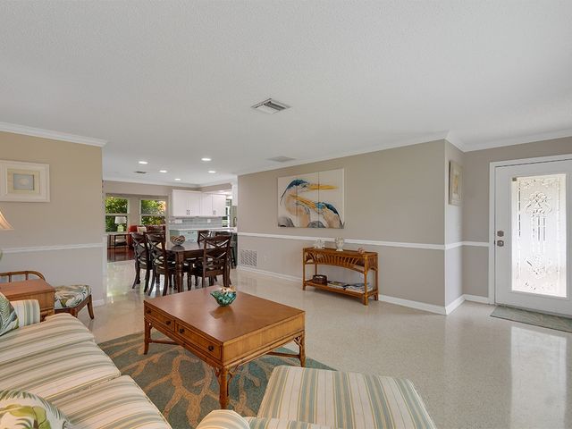816 Acacia Road, Vero Beach, FL 32963