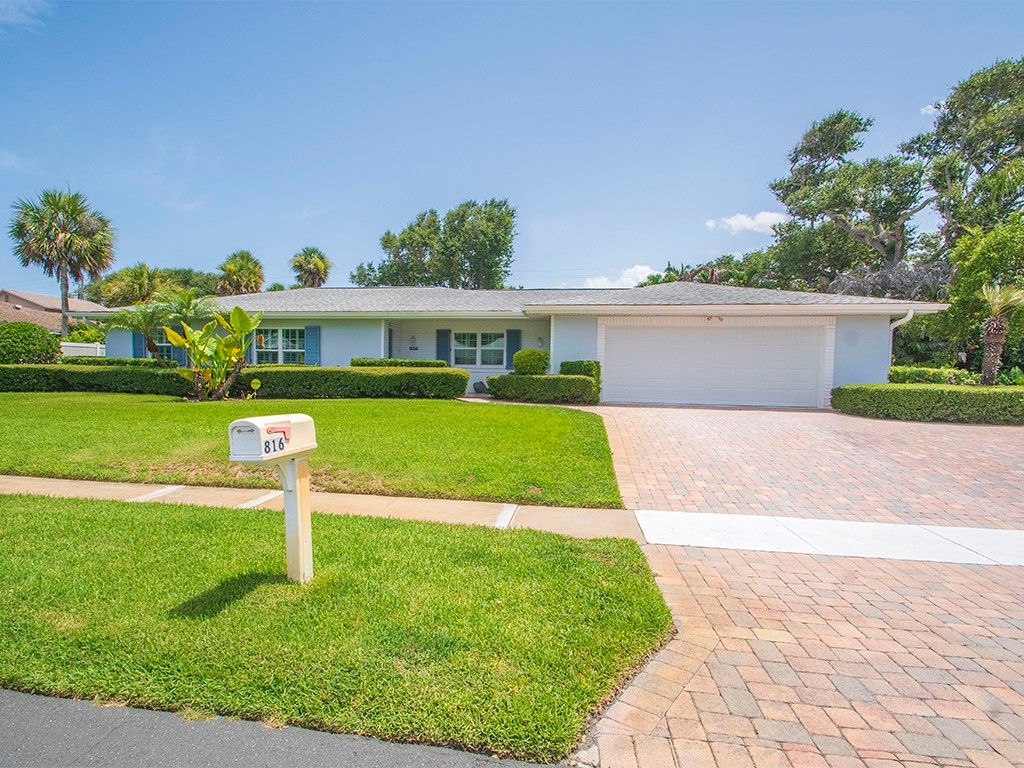 816 Acacia Road, Vero Beach, FL 32963