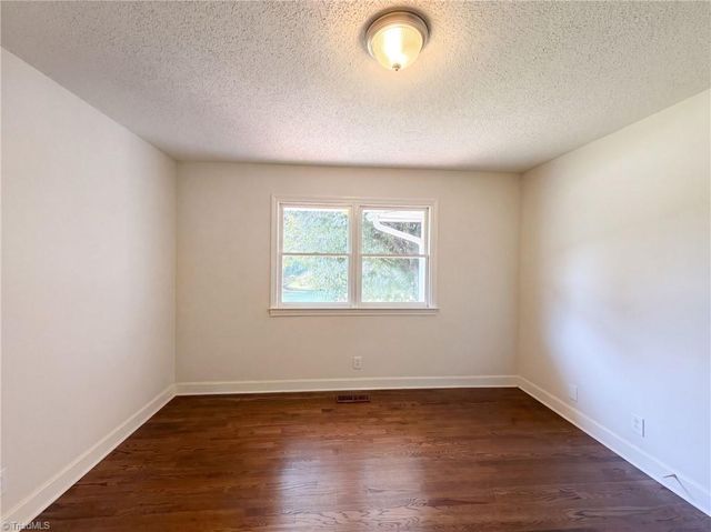 101 Tipperary Lane, Winston-salem, NC 27104