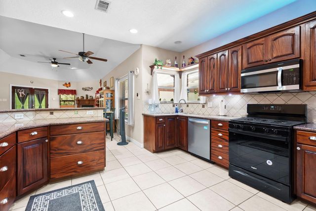 15524 Jim Branch Road, Old River-winfree, TX 77535