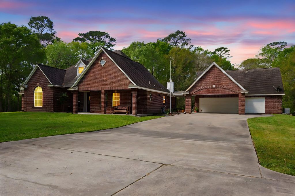 15524 Jim Branch Road, Old River-winfree, TX 77535