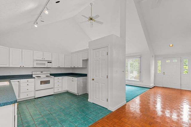 31 Jamie's Path, Plymouth, MA 02360