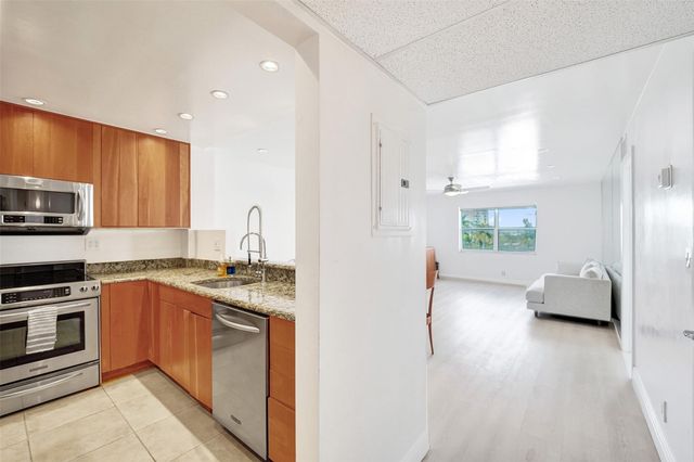 619 Orton Avenue 501, Fort Lauderdale, FL 33304