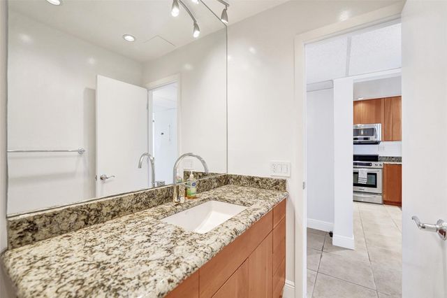 619 Orton Avenue 501, Fort Lauderdale, FL 33304