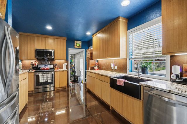 1505 Arizona Avenue, Dallas, TX 75216