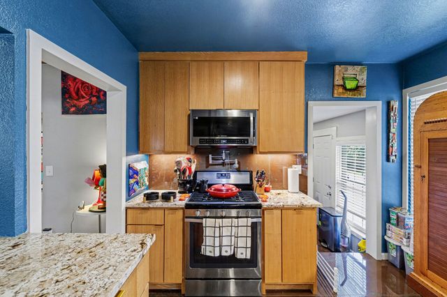 1505 Arizona Avenue, Dallas, TX 75216