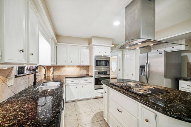 6723 Apple Valley Lane, Houston, TX 77069