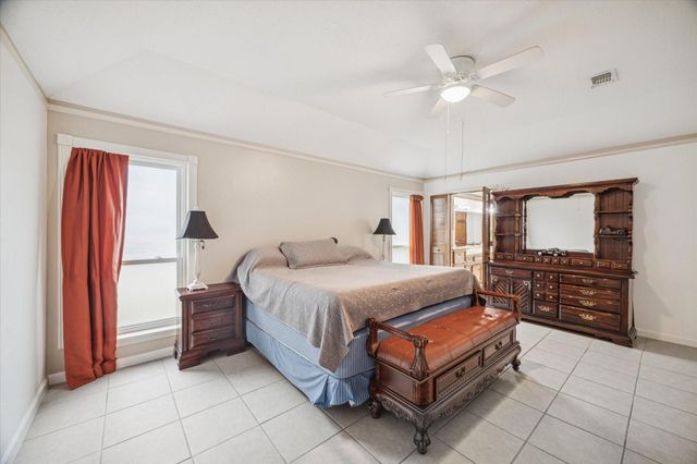 6723 Apple Valley Lane, Houston, TX 77069