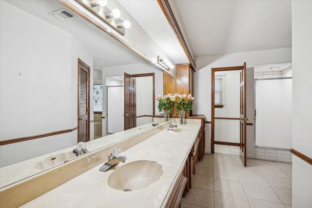 6723 Apple Valley Lane, Houston, TX 77069