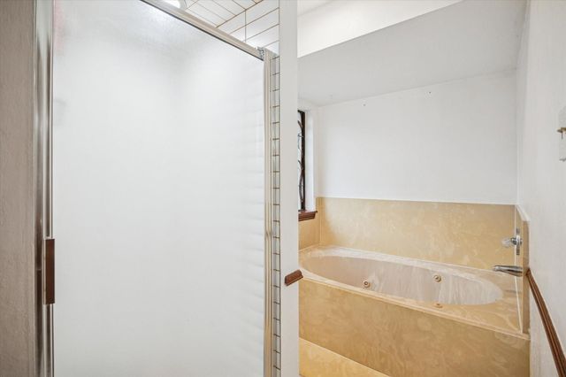 6723 Apple Valley Lane, Houston, TX 77069