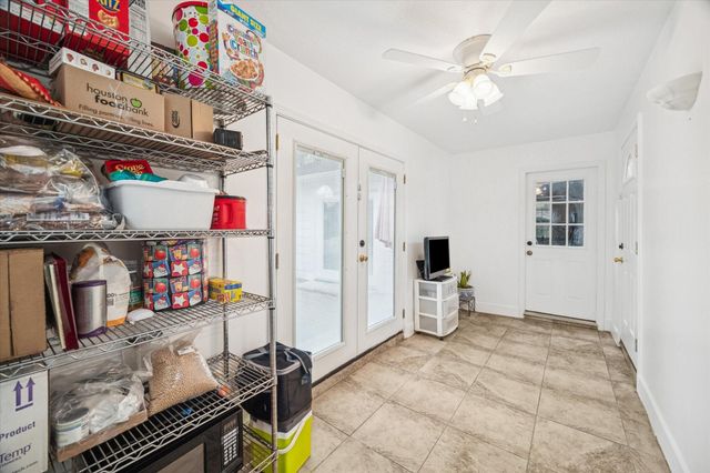 6723 Apple Valley Lane, Houston, TX 77069