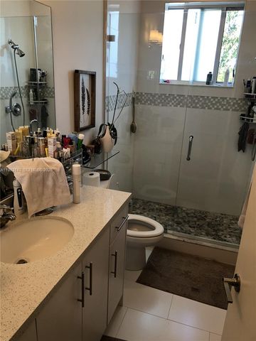 2601 NE 212th Ter 104, Miami, FL 33180