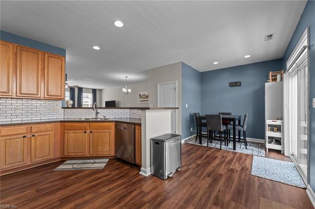 264 Feldspar ST, Virginia Beach, VA 23462