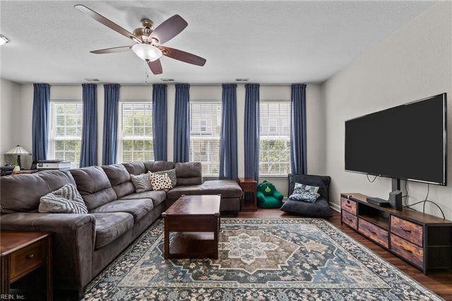 264 Feldspar ST, Virginia Beach, VA 23462