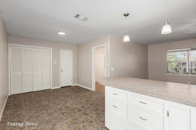 107 Eastwood Place, Lufkin, TX 75901