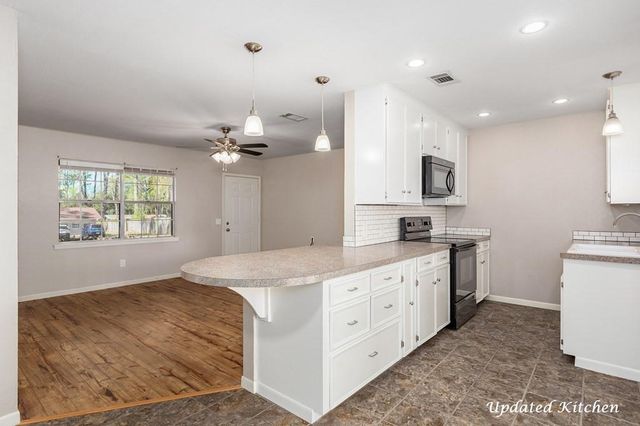 107 Eastwood Place, Lufkin, TX 75901